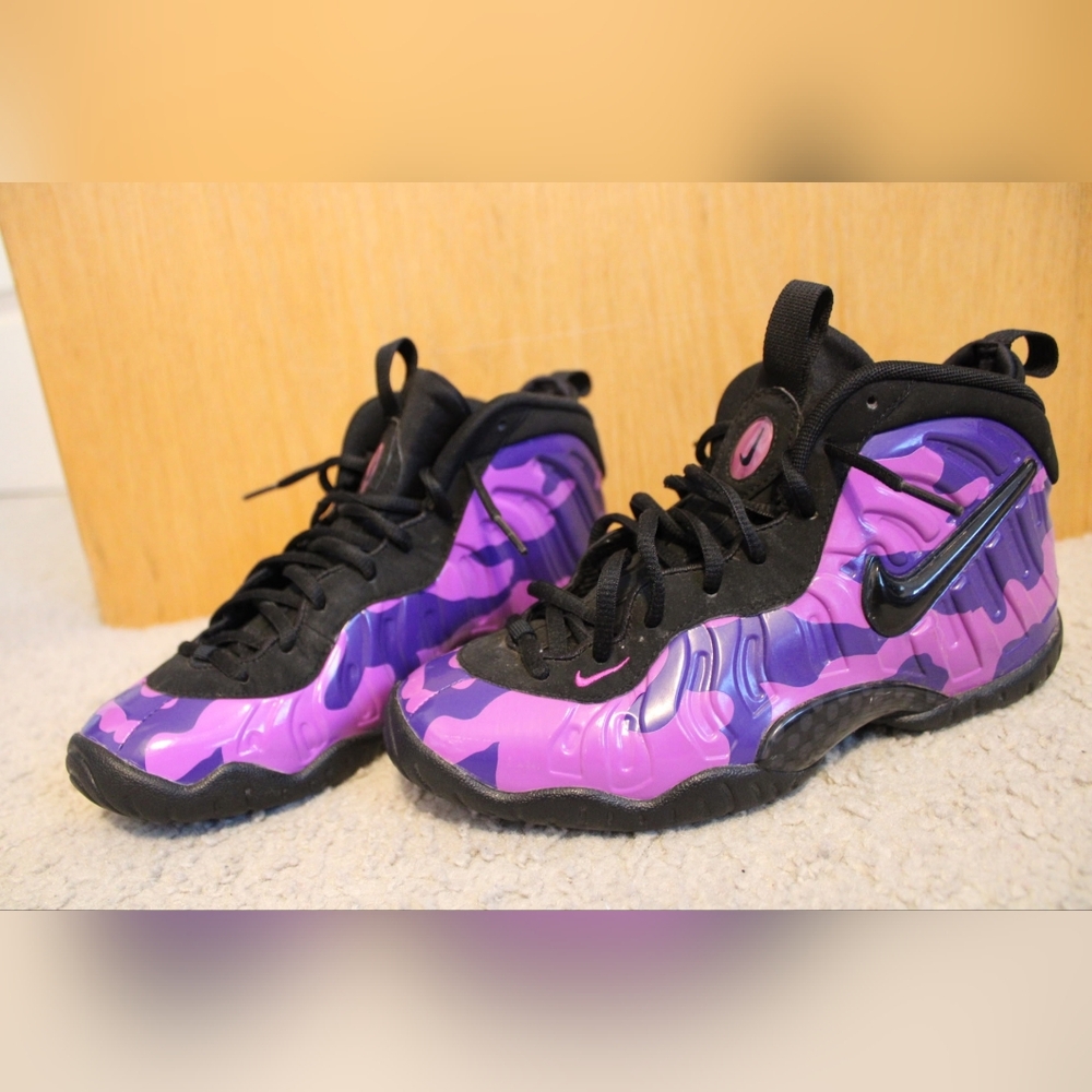 Nike Kids Black and Purple Sneakers